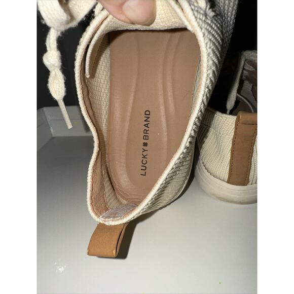 Lucky Brand Laddix Beige/ Cream Sneaker Size 9 M Ladies Round Toe Shoe - Picture 6 of 8